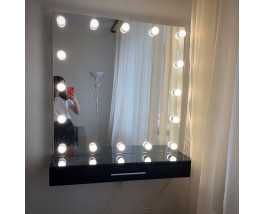 Туалетный столик с безрамным зеркалом и подсветкой "Милена"